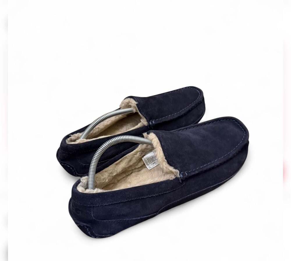 Size 11 UGG Ascot Suede Sheepskin Lined Slipper in True Navy - Picture 7 of 7